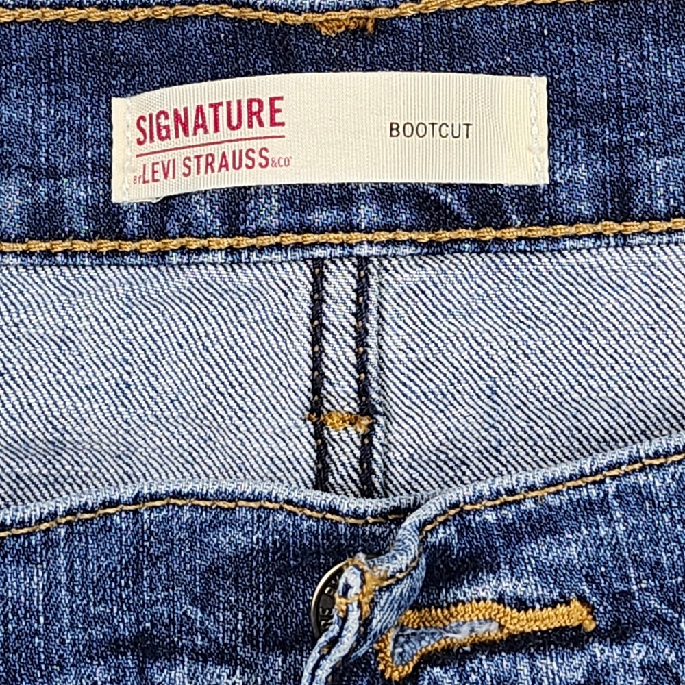 Signature by Levi Strauss Mens Bootcut Jeans Medium Wash Blue W40 L30‎ Stretch - Picture 2 of 10